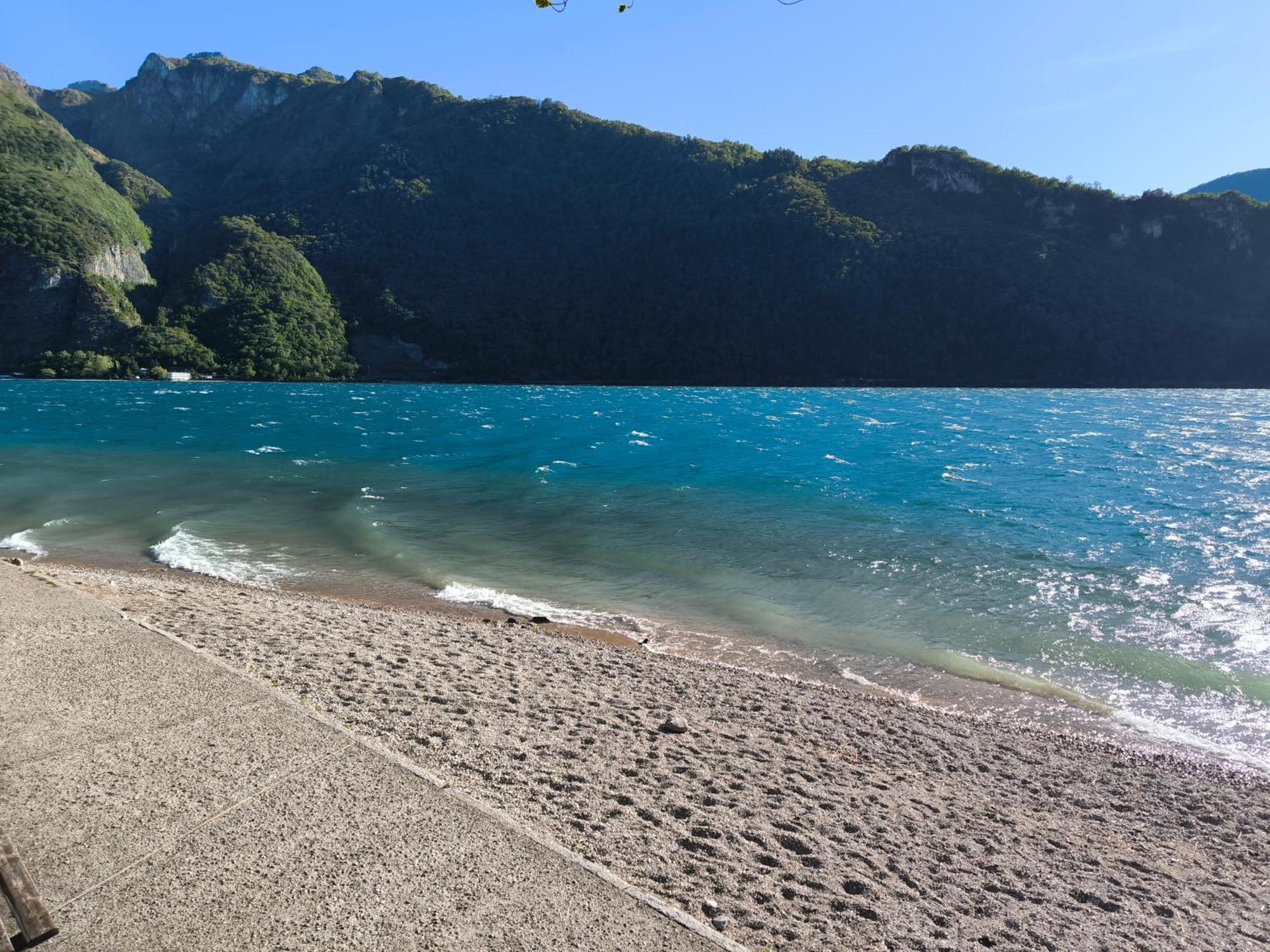 La Meridiana Sul Lago Abbadia Lariana Rum bild